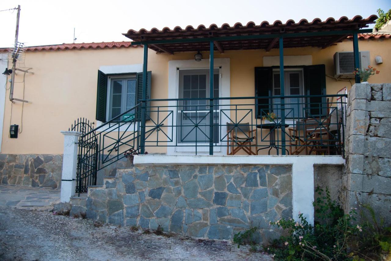 Rena'S Panorama View House Guest House Vovikes Bagian luar foto